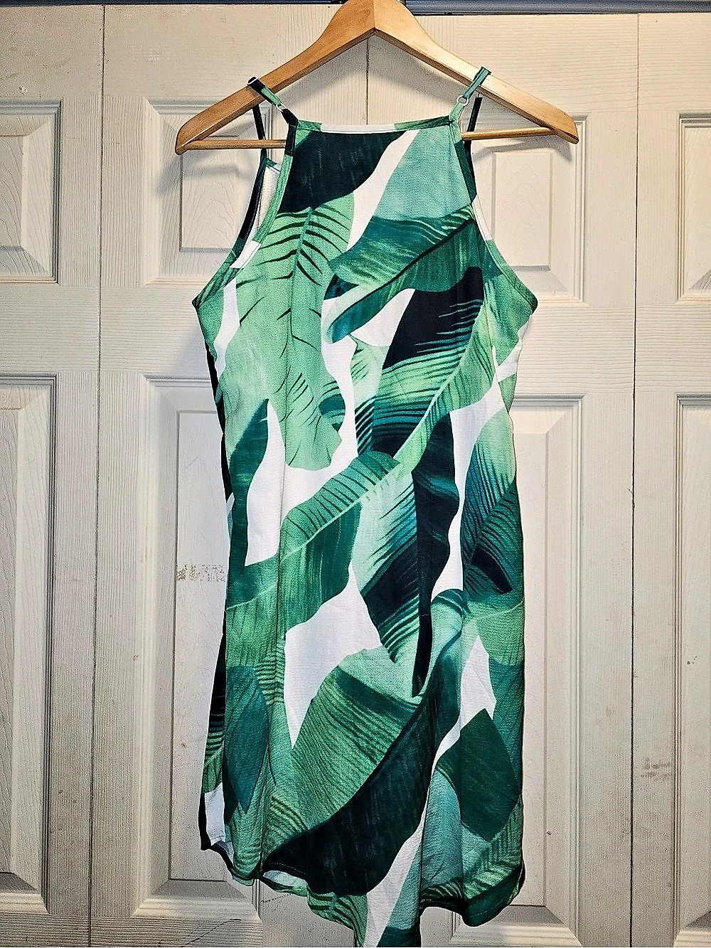 Green & White Leaf Print Maxi Dress